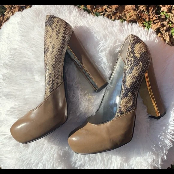 Y2K Guess Platform Nude Snakeskin Pumps Heels Women’s Size 7.5 - Picture 2 of 9